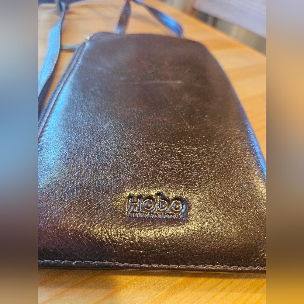 HOBO Crossbody Wallet Leather - Picture 2 of 8